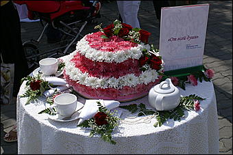 23 августа 2009 г., Барнаул   Праздник цветов и парад невест в Барнауле