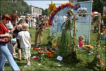 23 августа 2009 г., Барнаул   Праздник цветов и парад невест в Барнауле