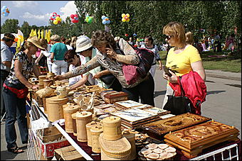 23 августа 2009 г., Барнаул   Праздник цветов и парад невест в Барнауле