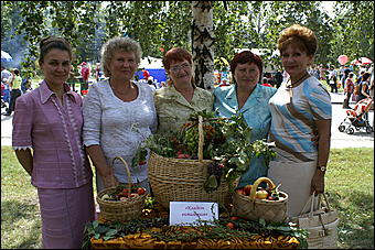 23 августа 2009 г., Барнаул   Праздник цветов и парад невест в Барнауле