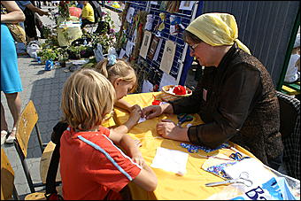 23 августа 2009 г., Барнаул   Праздник цветов и парад невест в Барнауле
