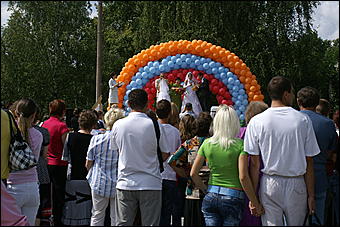 23 августа 2009 г., Барнаул   Праздник цветов и парад невест в Барнауле