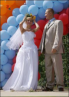 23 августа 2009 г., Барнаул   Праздник цветов и парад невест в Барнауле