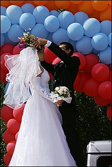 23 августа 2009 г., Барнаул   Праздник цветов и парад невест в Барнауле