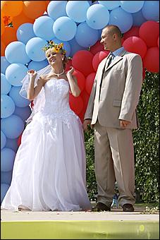 23 августа 2009 г., Барнаул   Праздник цветов и парад невест в Барнауле