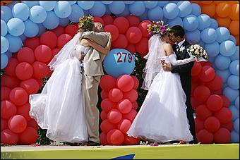 23 августа 2009 г., Барнаул   Праздник цветов и парад невест в Барнауле