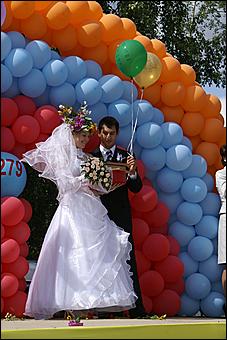 23 августа 2009 г., Барнаул   Праздник цветов и парад невест в Барнауле