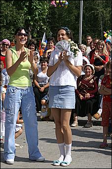 23 августа 2009 г., Барнаул   Праздник цветов и парад невест в Барнауле