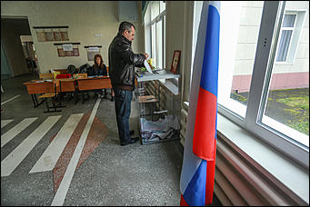 10 сентября 2017 г, Барнаул. Екатерина Смолихина   Шторки, бюллетени и колбаса: как в Барнауле прошел Единый день голосования