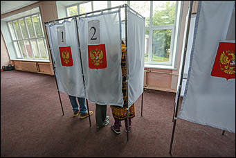 10 сентября 2017 г, Барнаул. Екатерина Смолихина   Шторки, бюллетени и колбаса: как в Барнауле прошел Единый день голосования