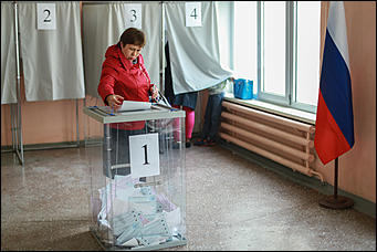 10 сентября 2017 г, Барнаул. Екатерина Смолихина   Шторки, бюллетени и колбаса: как в Барнауле прошел Единый день голосования