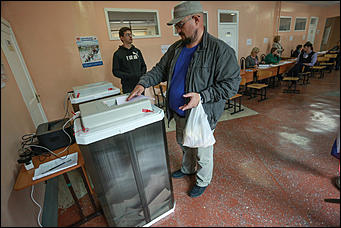 10 сентября 2017 г, Барнаул. Екатерина Смолихина   Шторки, бюллетени и колбаса: как в Барнауле прошел Единый день голосования