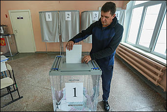 10 сентября 2017 г, Барнаул. Екатерина Смолихина   Шторки, бюллетени и колбаса: как в Барнауле прошел Единый день голосования