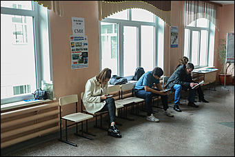 10 сентября 2017 г, Барнаул. Екатерина Смолихина   Шторки, бюллетени и колбаса: как в Барнауле прошел Единый день голосования