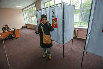 10 сентября 2017 г, Барнаул. Екатерина Смолихина   Шторки, бюллетени и колбаса: как в Барнауле прошел Единый день голосования