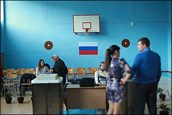 10 сентября 2017 г, Барнаул. Екатерина Смолихина   Шторки, бюллетени и колбаса: как в Барнауле прошел Единый день голосования