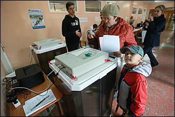 10 сентября 2017 г, Барнаул. Екатерина Смолихина   Шторки, бюллетени и колбаса: как в Барнауле прошел Единый день голосования