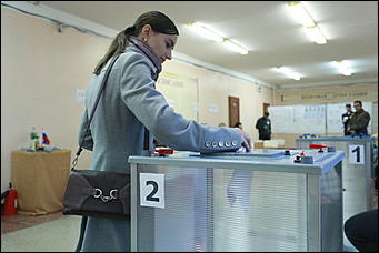 10 сентября 2017 г, Барнаул. Екатерина Смолихина   Шторки, бюллетени и колбаса: как в Барнауле прошел Единый день голосования