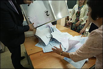 10 сентября 2017 г, Барнаул. Екатерина Смолихина   Шторки, бюллетени и колбаса: как в Барнауле прошел Единый день голосования