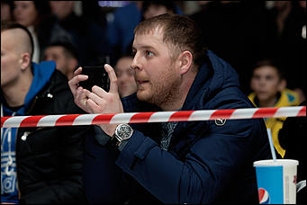 12 декабрь 2016 г., Барнаул © Амител Вячеслав Мельников   Левый – коронный, правый – похоронный. Встреча томских и алтайских кикбоксеров на ринге ТЦ "Арена". Фоторепортаж 