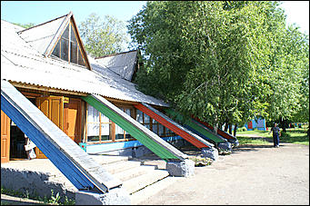 21 июня 2007 г., Барнаул   В детских загородных лагерях Барнаула начался летний сезон