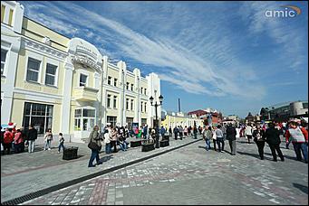 16 сентября 2017 г., Барнаул. Екатерина Смолихина   "Арбат", чумовой оркестр и "Корни": как барнаульцы отгуляли День города