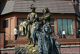 16 сентября 2017 г., Барнаул. Екатерина Смолихина   "Арбат", чумовой оркестр и "Корни": как барнаульцы отгуляли День города