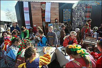 16 сентября 2017 г., Барнаул. Екатерина Смолихина   "Арбат", чумовой оркестр и "Корни": как барнаульцы отгуляли День города