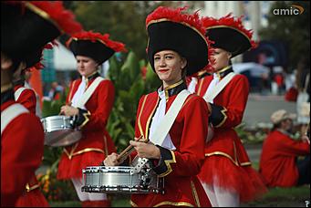 16 сентября 2017 г., Барнаул. Екатерина Смолихина   "Арбат", чумовой оркестр и "Корни": как барнаульцы отгуляли День города