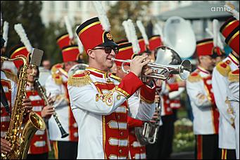 16 сентября 2017 г., Барнаул. Екатерина Смолихина   "Арбат", чумовой оркестр и "Корни": как барнаульцы отгуляли День города