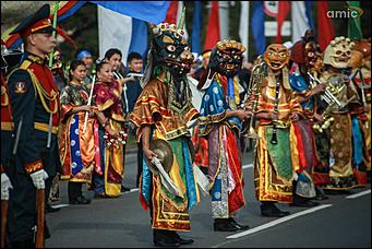 16 сентября 2017 г., Барнаул. Екатерина Смолихина   "Арбат", чумовой оркестр и "Корни": как барнаульцы отгуляли День города