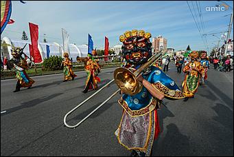 16 сентября 2017 г., Барнаул. Екатерина Смолихина   "Арбат", чумовой оркестр и "Корни": как барнаульцы отгуляли День города