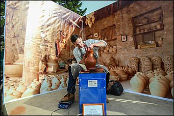 16 сентября 2017 г., Барнаул. Екатерина Смолихина   "Арбат", чумовой оркестр и "Корни": как барнаульцы отгуляли День города