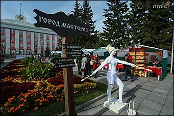 16 сентября 2017 г., Барнаул. Екатерина Смолихина   "Арбат", чумовой оркестр и "Корни": как барнаульцы отгуляли День города