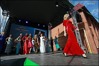 16 сентября 2017 г., Барнаул. Екатерина Смолихина   "Арбат", чумовой оркестр и "Корни": как барнаульцы отгуляли День города