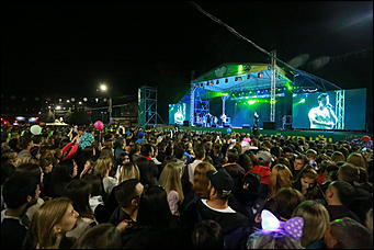 16 сентября 2017 г., Барнаул. Екатерина Смолихина   "Арбат", чумовой оркестр и "Корни": как барнаульцы отгуляли День города