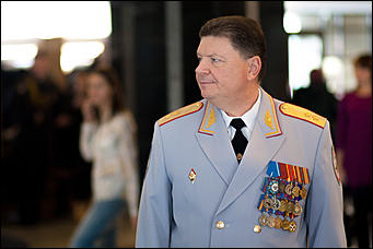 10 ноябрь 2016 г., Барнаул © Амител Вячеслав Мельников   Как поздравляли сотрудников МВД в Барнауле. Фоторепортаж