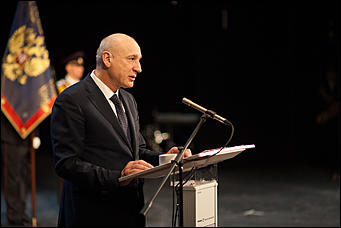 10 ноябрь 2016 г., Барнаул © Амител Вячеслав Мельников   Как поздравляли сотрудников МВД в Барнауле. Фоторепортаж