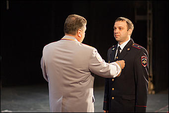 10 ноябрь 2016 г., Барнаул © Амител Вячеслав Мельников   Как поздравляли сотрудников МВД в Барнауле. Фоторепортаж