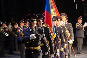 10 ноябрь 2016 г., Барнаул © Амител Вячеслав Мельников   Как поздравляли сотрудников МВД в Барнауле. Фоторепортаж