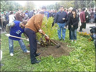 17 сентября 2009 г., Барнаул   Закладка "Аллеи будущего" в Барнауле