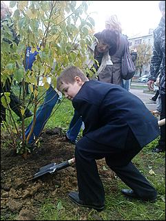 17 сентября 2009 г., Барнаул   Закладка "Аллеи будущего" в Барнауле
