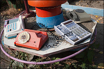 5 октябрь 2016 г., Барнаул © Амител Вячеслав Мельников   Сюрреализм и солдатская смекалка: когда за детскую площадку берется военный