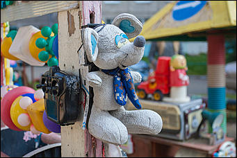 5 октябрь 2016 г., Барнаул © Амител Вячеслав Мельников   Сюрреализм и солдатская смекалка: когда за детскую площадку берется военный