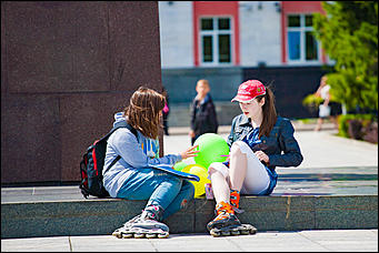1 июнь 2016 г., Барнаул © Амител Вячеслав Мельников   На лодке в фонтане: как празднуют День защиты детей в Барнауле? 