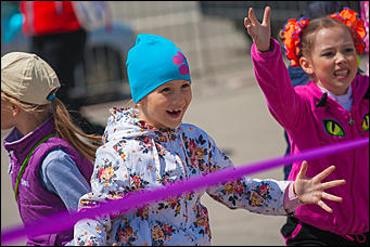 1 июнь 2016 г., Барнаул © Амител Вячеслав Мельников   На лодке в фонтане: как празднуют День защиты детей в Барнауле? 