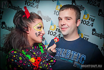1 май 2012 г., Барнаул   Танцы с медведем. Радиостанция «DFM» в Барнауле отпраздновала свой день рождения