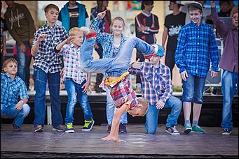 4 сентябрь 2013 г., Барнаул   DANCE Dень от DFM на площади Советов в Барнауле