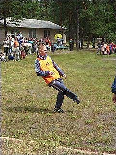 23 июля 2009 г., Барнаул   Футболисты барнаульского «Динамо» встретились с воспитанниками детских домов