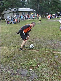 23 июля 2009 г., Барнаул   Футболисты барнаульского «Динамо» встретились с воспитанниками детских домов